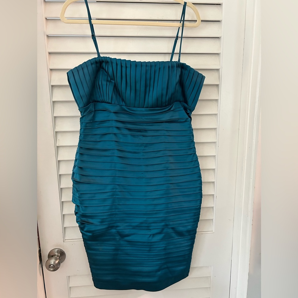 M: Beautiful deep teal Calvin Klein cocktail/party dress. Size 12.